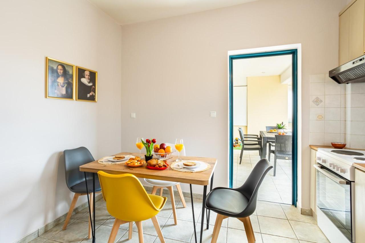 Jason City Escape - Cozy Urban Gem Каламата Экстерьер фото