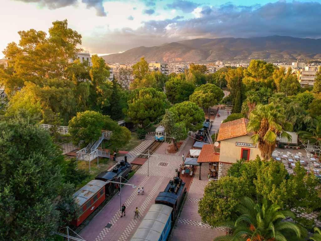 Jason City Escape - Cozy Urban Gem Каламата Экстерьер фото