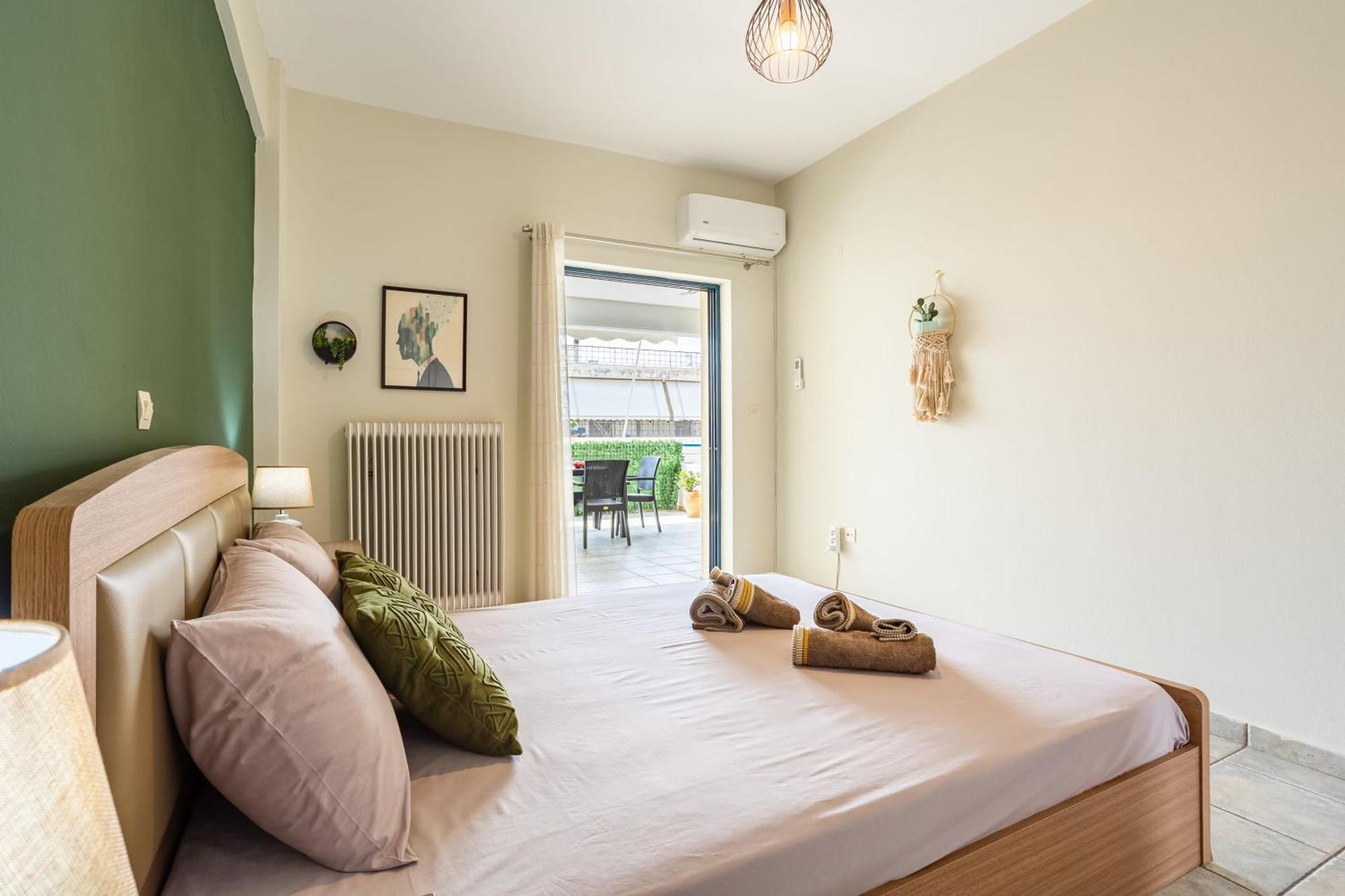 Jason City Escape - Cozy Urban Gem Каламата Экстерьер фото